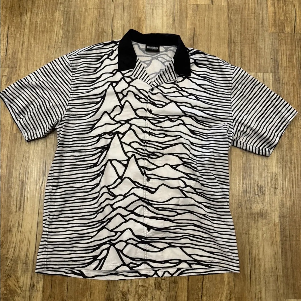 M Joy Division x Pleasures Waves Shirt (Unisex)